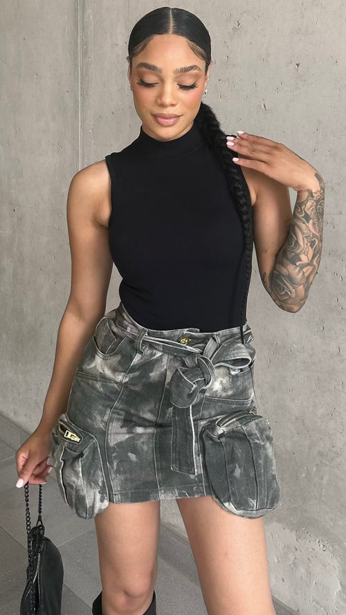 Acid Wash Multi Pockets Cargo Denim Skirt