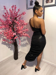 Walking into my ex’s funeral skirt